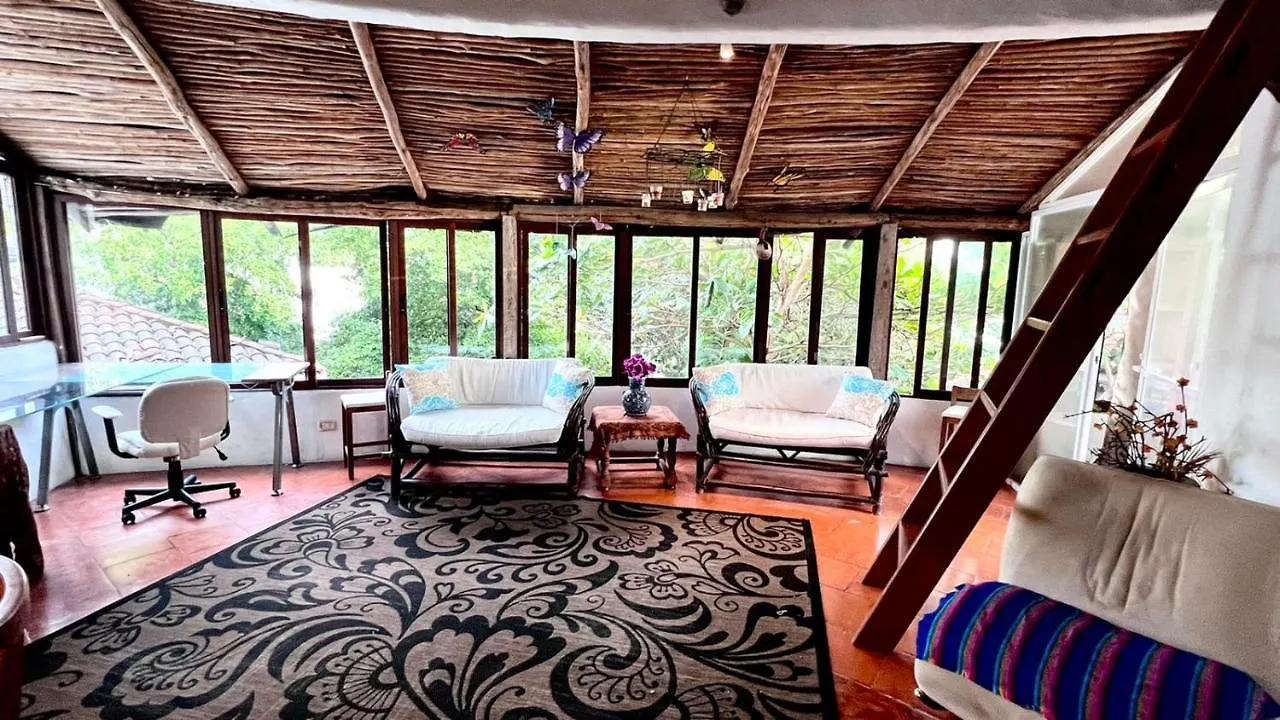 Bed & Breakfast Hippie Villa Cancun