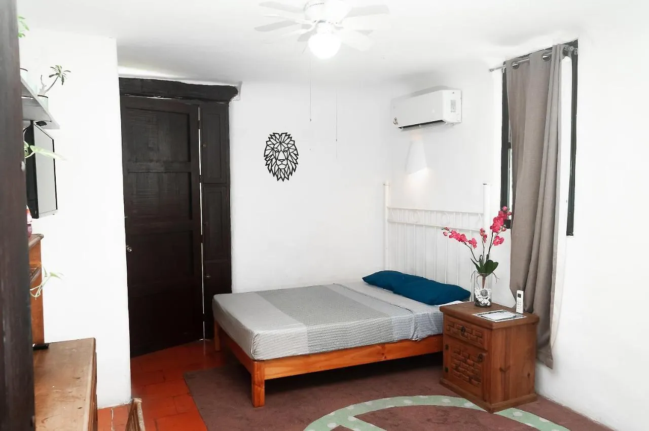 Bed & Breakfast Hippie Villa Cancun